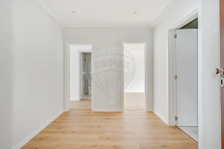 Apartamento T3 para Venda em Venteira Foto 2