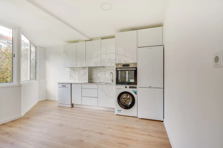 Apartamento T3 para Venda em Venteira Foto 6