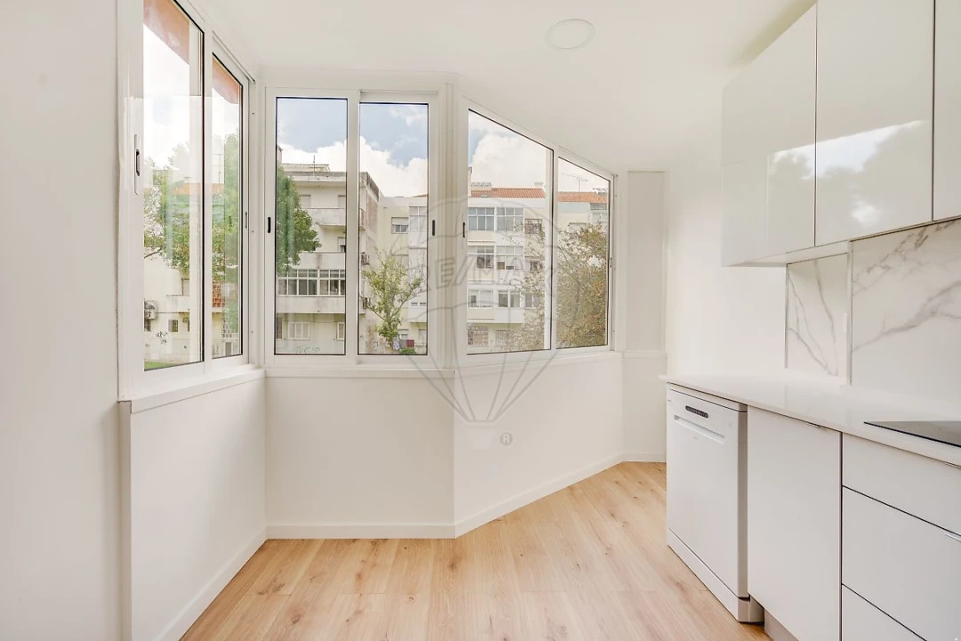Apartamento T3 para Venda em Venteira Foto 7