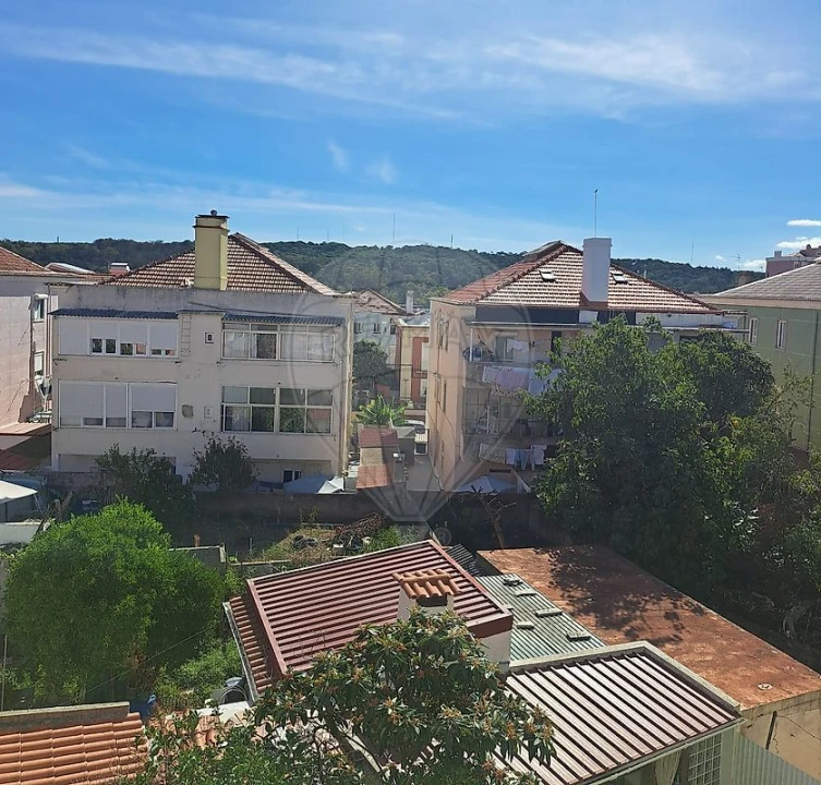 Apartamento T2 para Venda em Águas Livres Foto 4