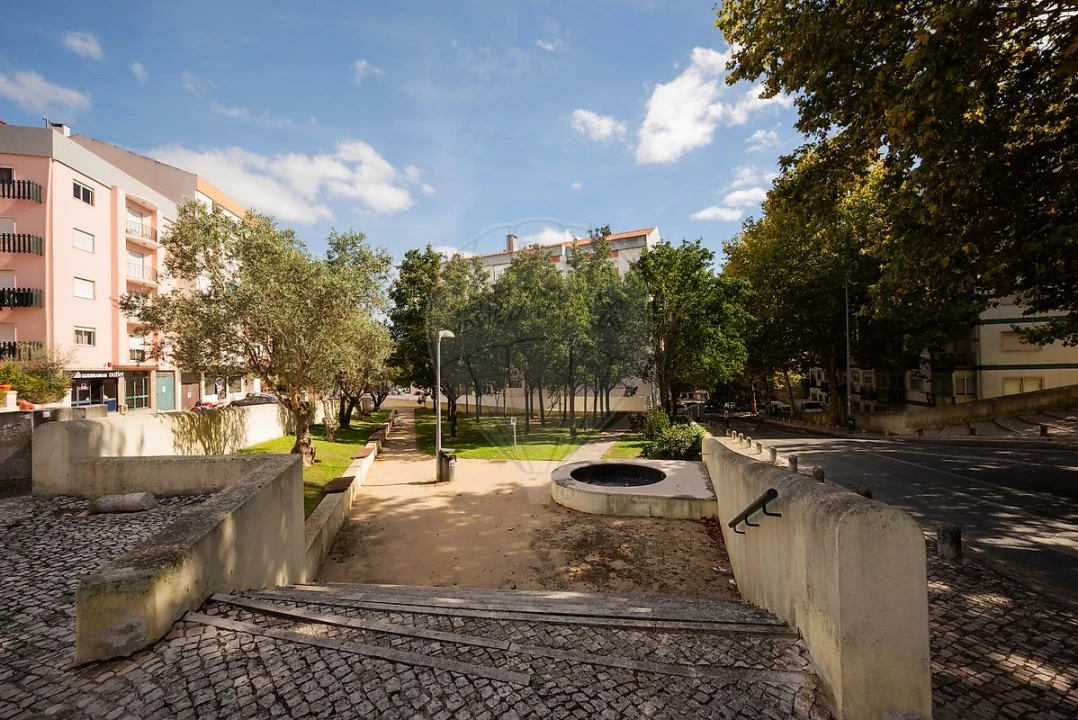 Apartamento T2 para Venda em Cacém e São Marcos Foto 31