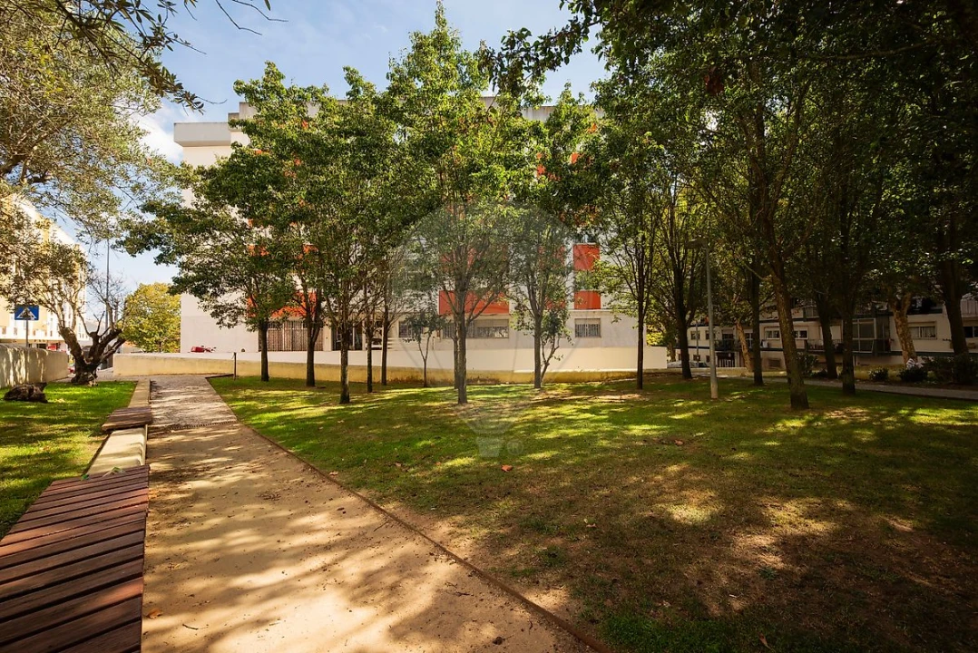 Apartamento T2 para Venda em Cacém e São Marcos Foto 30