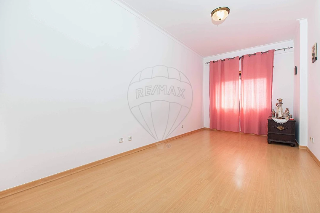 Apartamento T2 para Venda em Póvoa de Santa Iria e Forte da Casa Foto 16