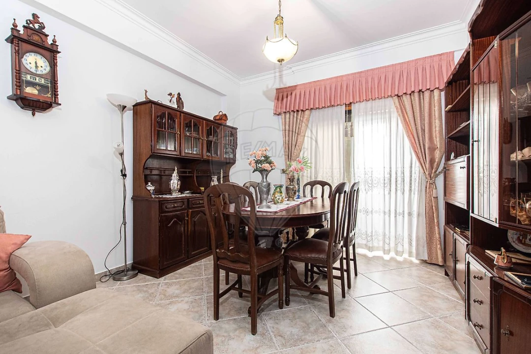 Apartamento T2 para Venda em Póvoa de Santa Iria e Forte da Casa Foto 6