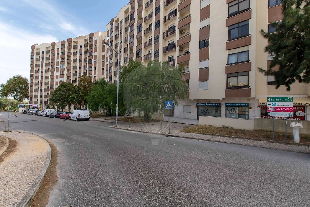 Apartamento T2 para Venda em Póvoa de Santa Iria e Forte da Casa Foto 2