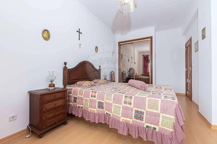 Apartamento T2 para Venda em Póvoa de Santa Iria e Forte da Casa Foto 14