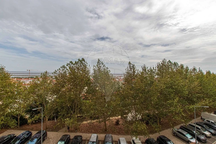 Apartamento T2 para Venda em Póvoa de Santa Iria e Forte da Casa Foto 11
