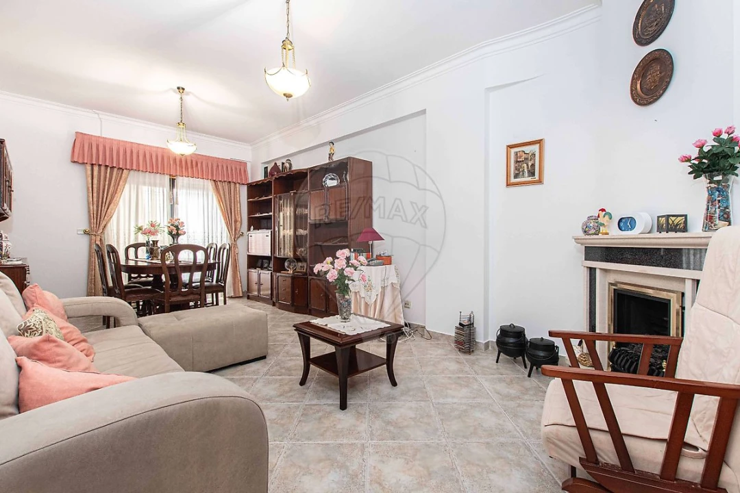 Apartamento T2 para Venda em Póvoa de Santa Iria e Forte da Casa Foto 5