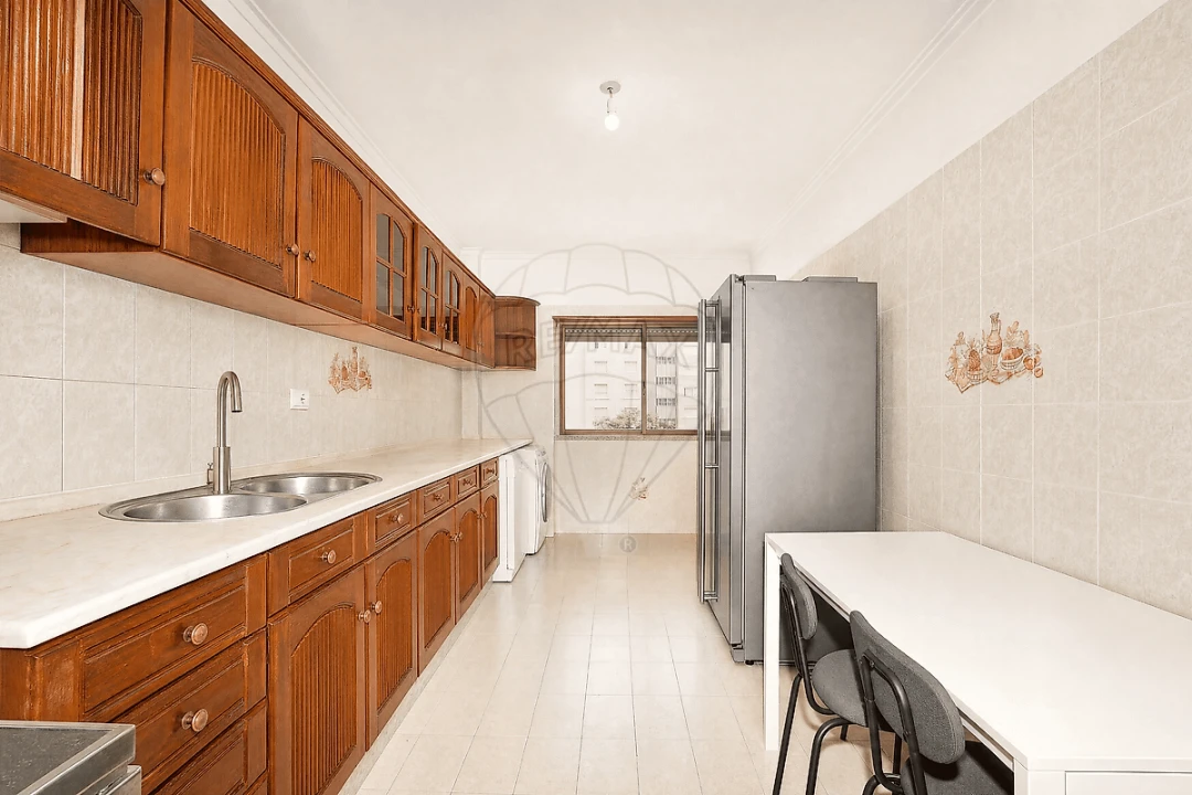 Apartamento T4 para Venda em Massamá e Monte Abraão Foto 3