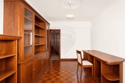 Apartamento T4 para Venda em Massamá e Monte Abraão