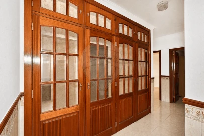 Apartamento T4 para Venda em Massamá e Monte Abraão