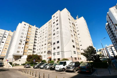 Apartamento T4 para Venda em Massamá e Monte Abraão