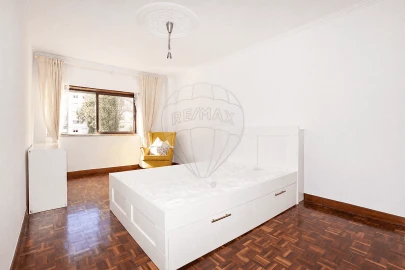 Apartamento T4 para Venda em Massamá e Monte Abraão
