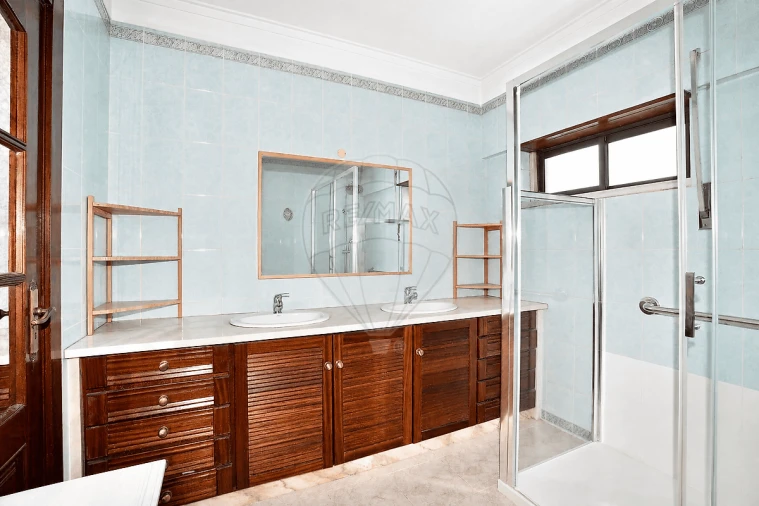Apartamento T4 para Venda em Massamá e Monte Abraão Foto 14