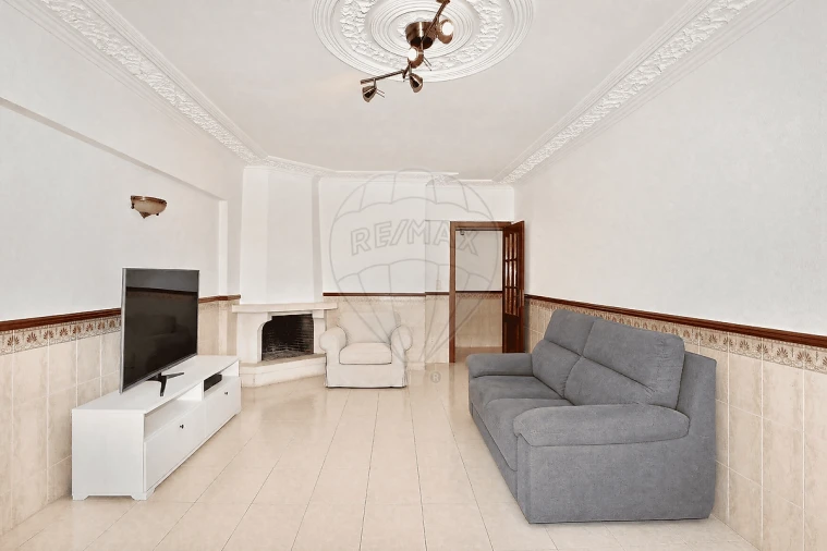 Apartamento T4 para Venda em Massamá e Monte Abraão Foto 7