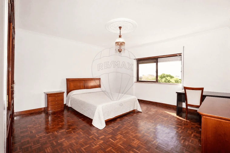 Apartamento T4 para Venda em Massamá e Monte Abraão Foto 8