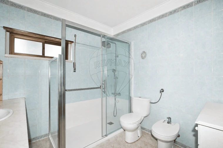 Apartamento T4 para Venda em Massamá e Monte Abraão Foto 15