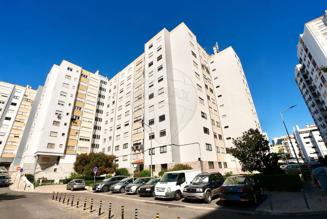 Apartamento T4 para Venda em Massamá e Monte Abraão Foto 5