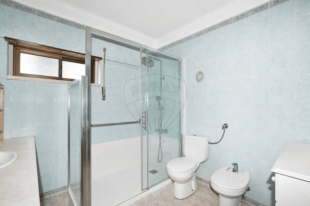 Apartamento T4 para Venda em Massamá e Monte Abraão Foto 15