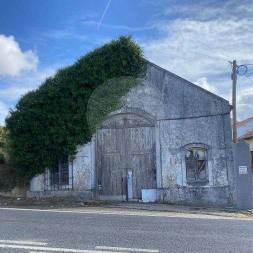 Armazém para Venda em Azueira e Sobral da Abelheira Foto 9