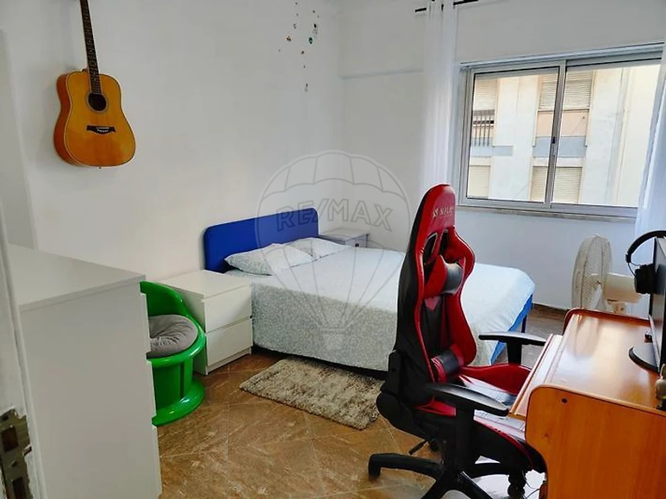 Apartamento T3 para Venda em Póvoa de Santo Adrião e Olival Basto Foto 32
