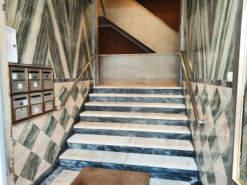 Apartamento T3 para Venda em Póvoa de Santo Adrião e Olival Basto