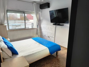 Apartamento T3 para Venda em Póvoa de Santo Adrião e Olival Basto