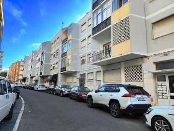 Apartamento T3 para Venda em Póvoa de Santo Adrião e Olival Basto