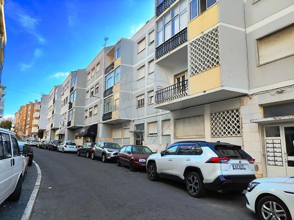 Apartamento T3 para Venda em Póvoa de Santo Adrião e Olival Basto Foto 18