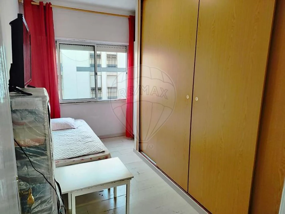 Apartamento T3 para Venda em Póvoa de Santo Adrião e Olival Basto Foto 33