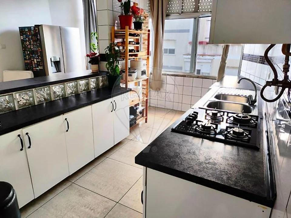 Apartamento T3 para Venda em Póvoa de Santo Adrião e Olival Basto Foto 4