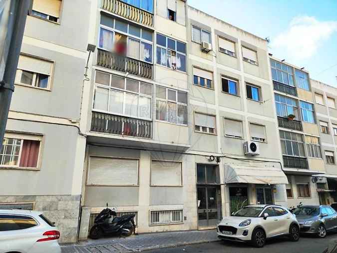 Apartamento T3 para Venda em Póvoa de Santo Adrião e Olival Basto Foto 17
