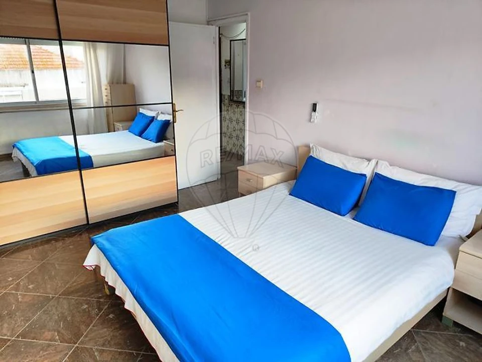Apartamento T3 para Venda em Póvoa de Santo Adrião e Olival Basto Foto 42