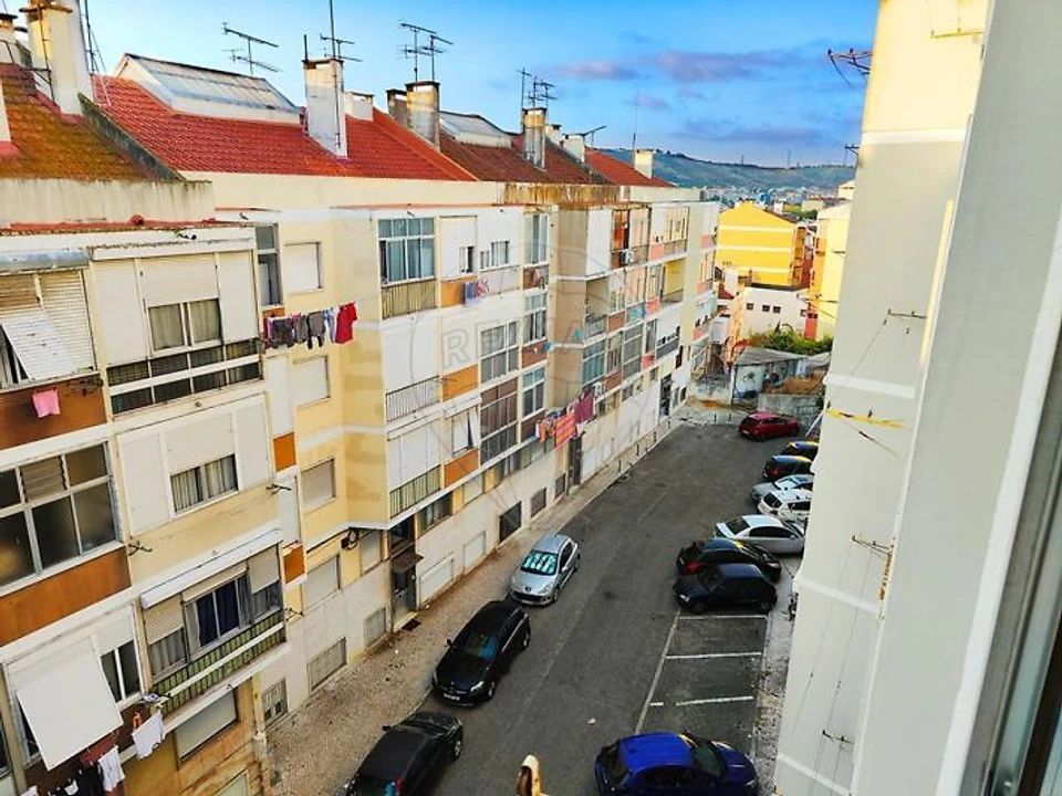Apartamento T3 para Venda em Póvoa de Santo Adrião e Olival Basto Foto 15