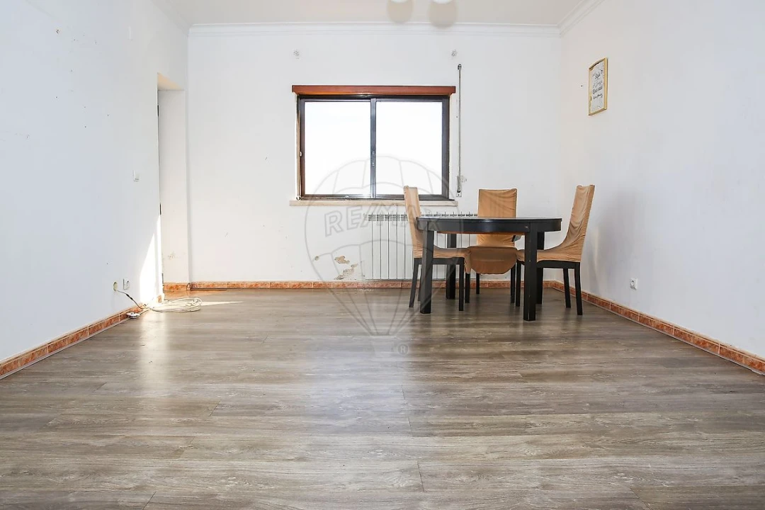 Apartamento T2 para Venda em Arruda dos Vinhos Foto 9