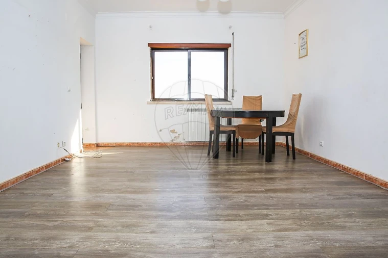 Apartamento T2 para Venda em Arruda dos Vinhos Foto 9