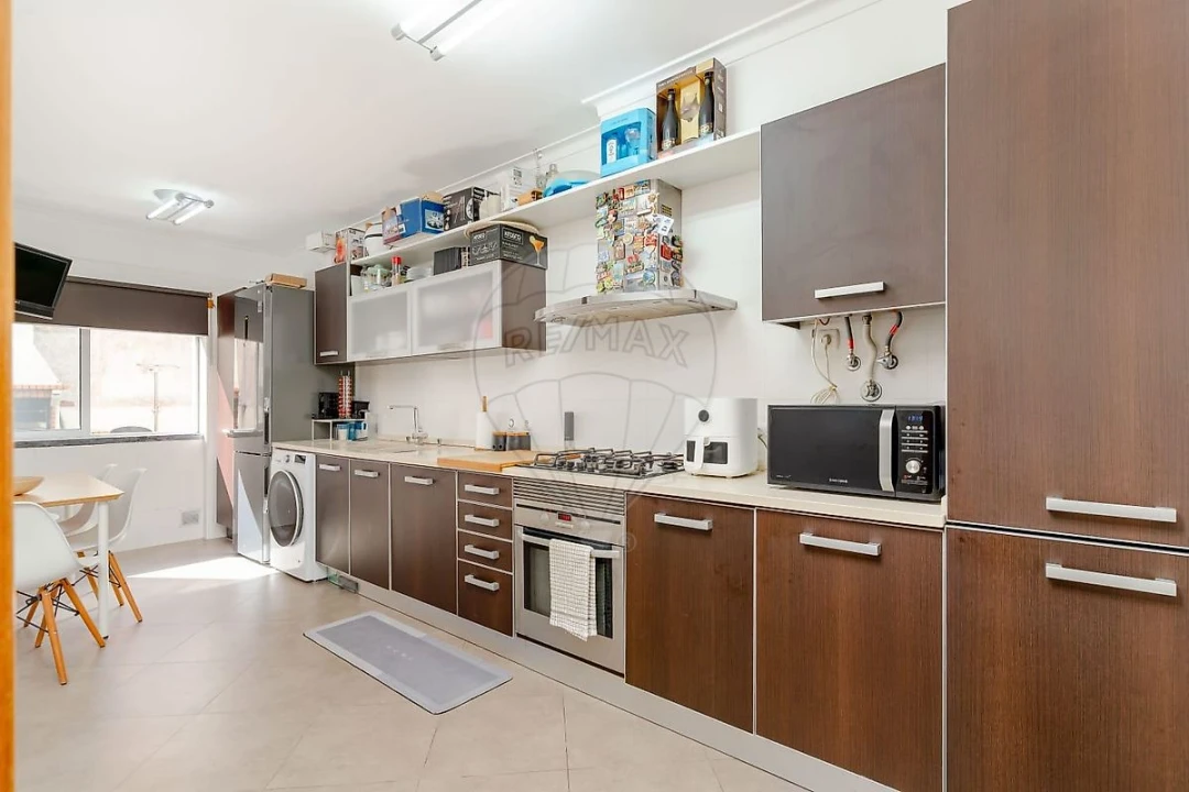 Apartamento T2 para Venda em Charneca de Caparica e Sobreda Foto 1