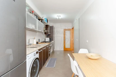 Apartamento T2 para Venda em Charneca de Caparica e Sobreda