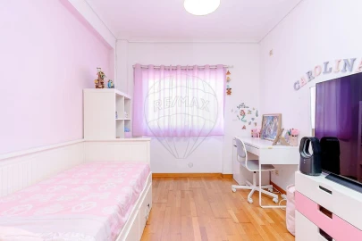 Apartamento T2 para Venda em Charneca de Caparica e Sobreda