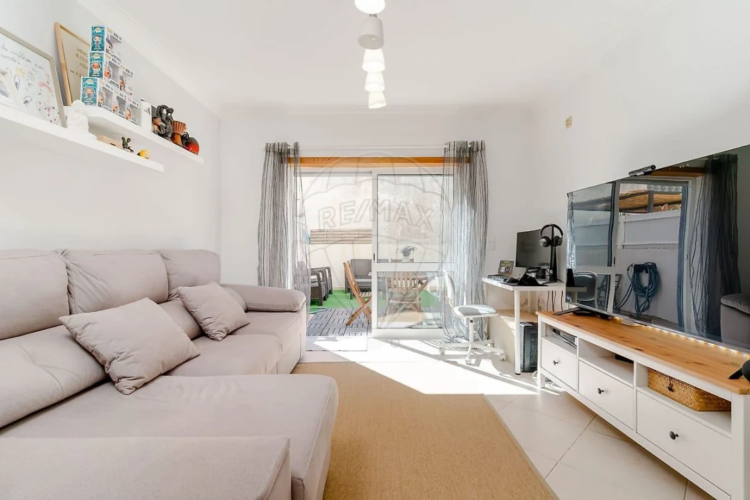 Apartamento T2 para Venda em Charneca de Caparica e Sobreda Foto 25