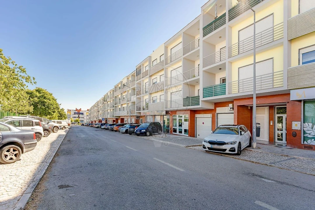 Apartamento T2 para Venda em Charneca de Caparica e Sobreda Foto 20