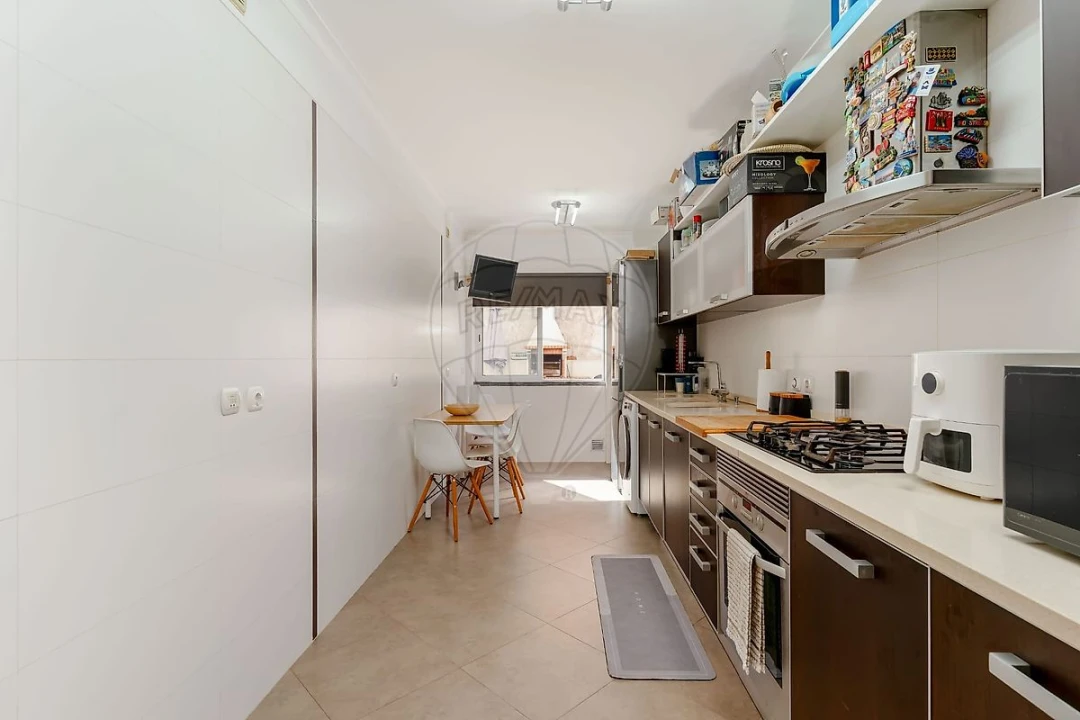 Apartamento T2 para Venda em Charneca de Caparica e Sobreda Foto 4