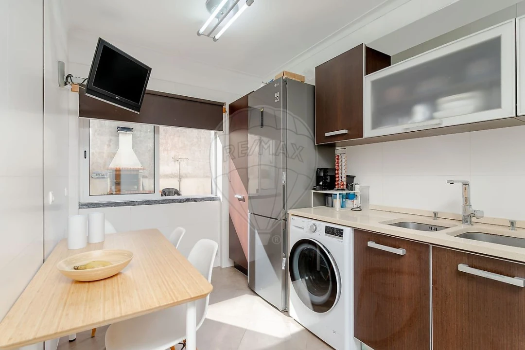 Apartamento T2 para Venda em Charneca de Caparica e Sobreda Foto 10