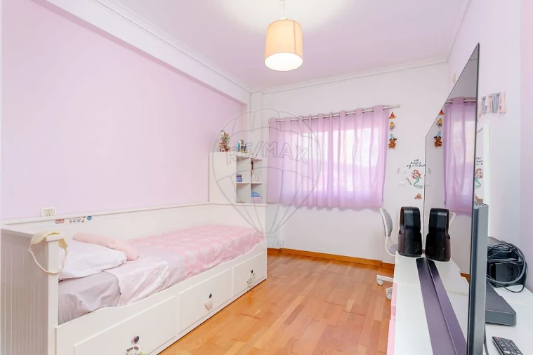 Apartamento T2 para Venda em Charneca de Caparica e Sobreda Foto 7