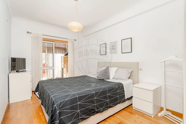 Apartamento T2 para Venda em Charneca de Caparica e Sobreda Foto 21
