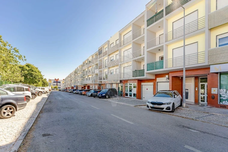 Apartamento T2 para Venda em Charneca de Caparica e Sobreda Foto 20