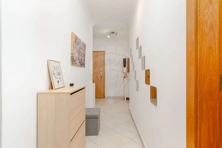 Apartamento T2 para Venda em Charneca de Caparica e Sobreda Foto 2