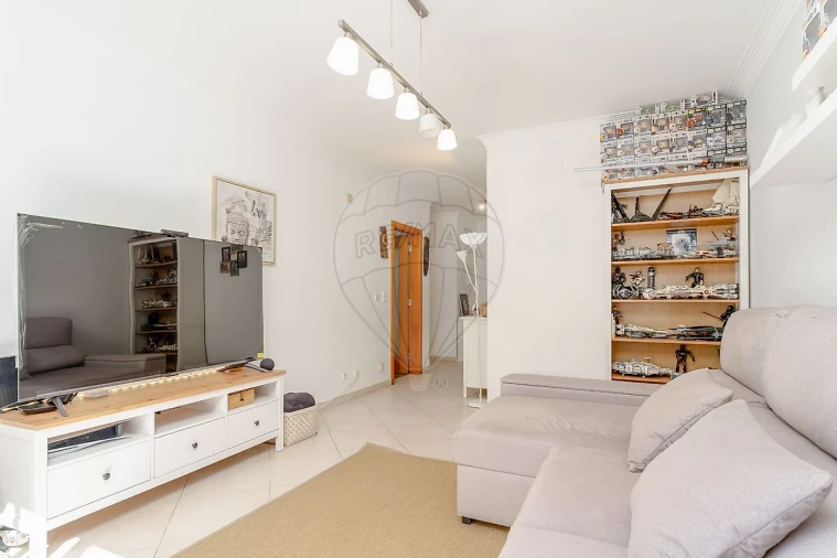 Apartamento T2 para Venda em Charneca de Caparica e Sobreda Foto 16
