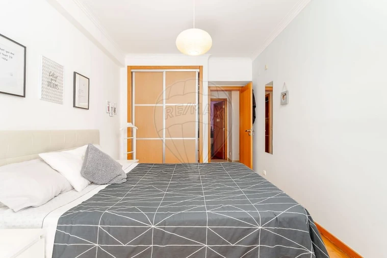 Apartamento T2 para Venda em Charneca de Caparica e Sobreda Foto 23