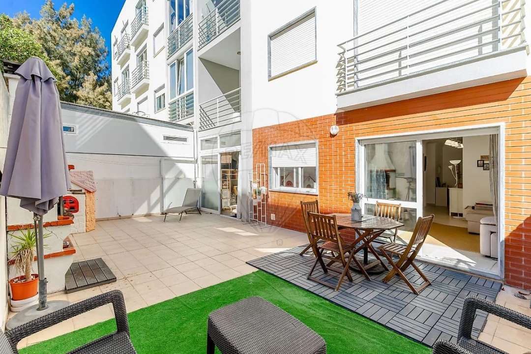 Apartamento T2 para Venda em Charneca de Caparica e Sobreda Foto 29